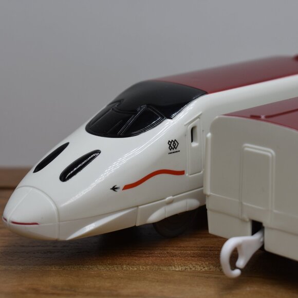 Tamara Tomy Plarail White kyushu Shinkansen 800 Railway Company Motorized Train - Picture 6 of 9